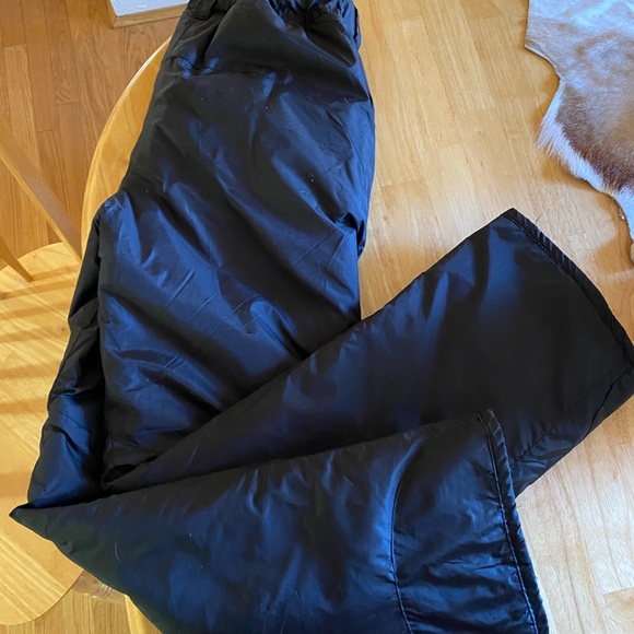 Women’s size medium Arctix ski pants, black - Picture 2 of 5